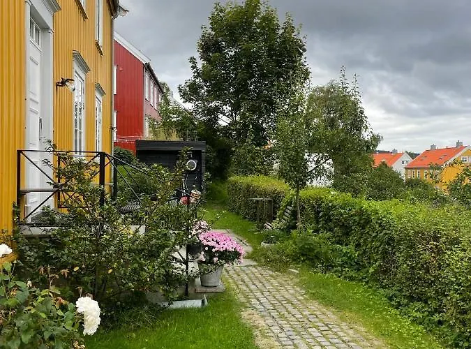 Tomannsbolig Pa Rosenborg *