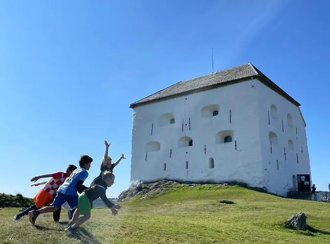Tomannsbolig På Rosenborg Feriehus Trondheim