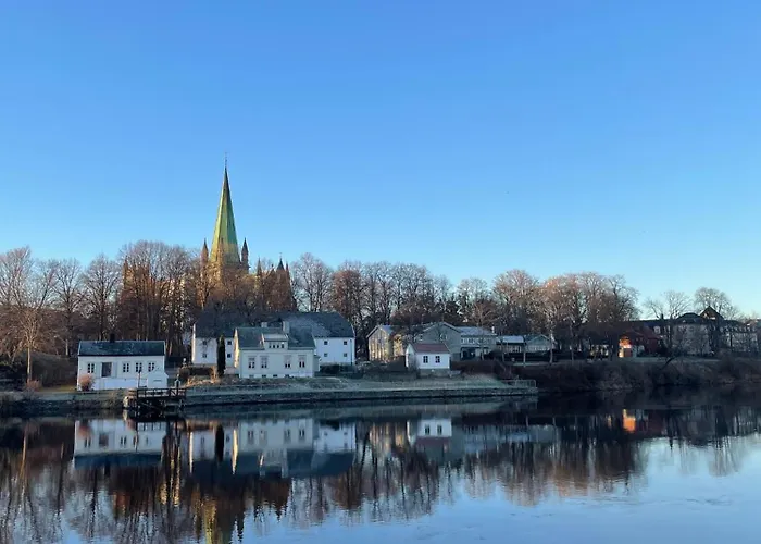 Tomannsbolig Pa Rosenborg Prázdninový dům Trondheim